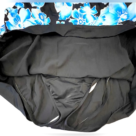 LE Cove Swim Suit - Picture 4 of 8